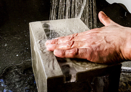 Wandlampe aus Holz und Beton | Stilhand |