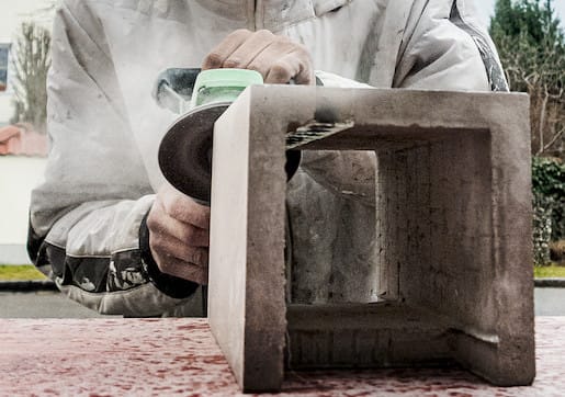 Abschleifen einer Stilhandlampe des Modells Zebra bra