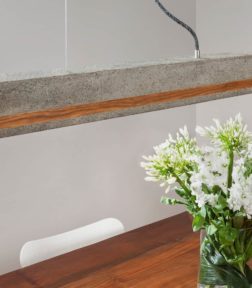 Hängeleuchte aus Beton | Stilhand | Fabricius | Rechteckleisten Eiche