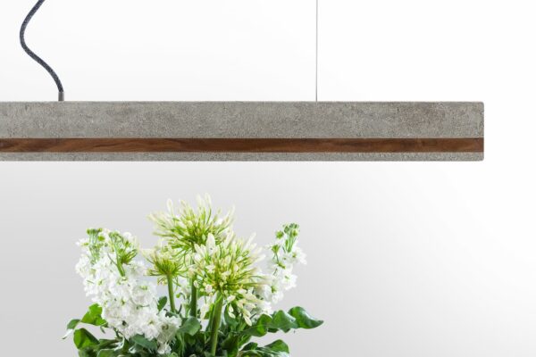 Hängelampe aus Beton | Stilhand | Fabricius | Rechteckleisten Nuss
