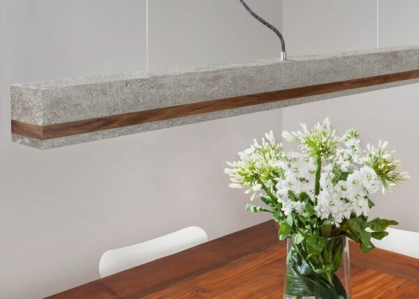 Hängeleuchte aus Beton | Stilhand | Fabricius | Rechteckleisten Nuss